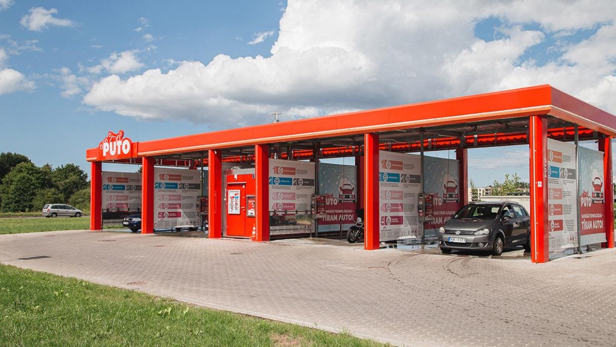 PUTO car wash with spacious area for washing without queues.